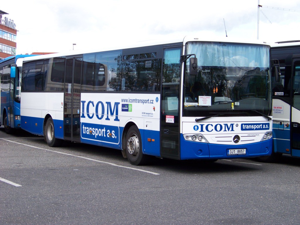roztyly-_autobus_mercedes-benz_intouro_icom_transport.jpg